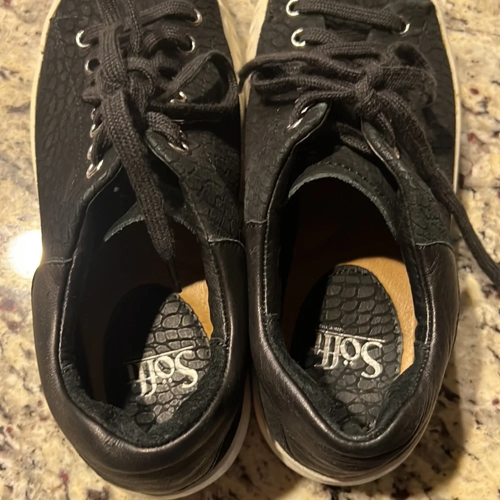 Sofft women Black Textured Sneakers - Picture 9 of 16